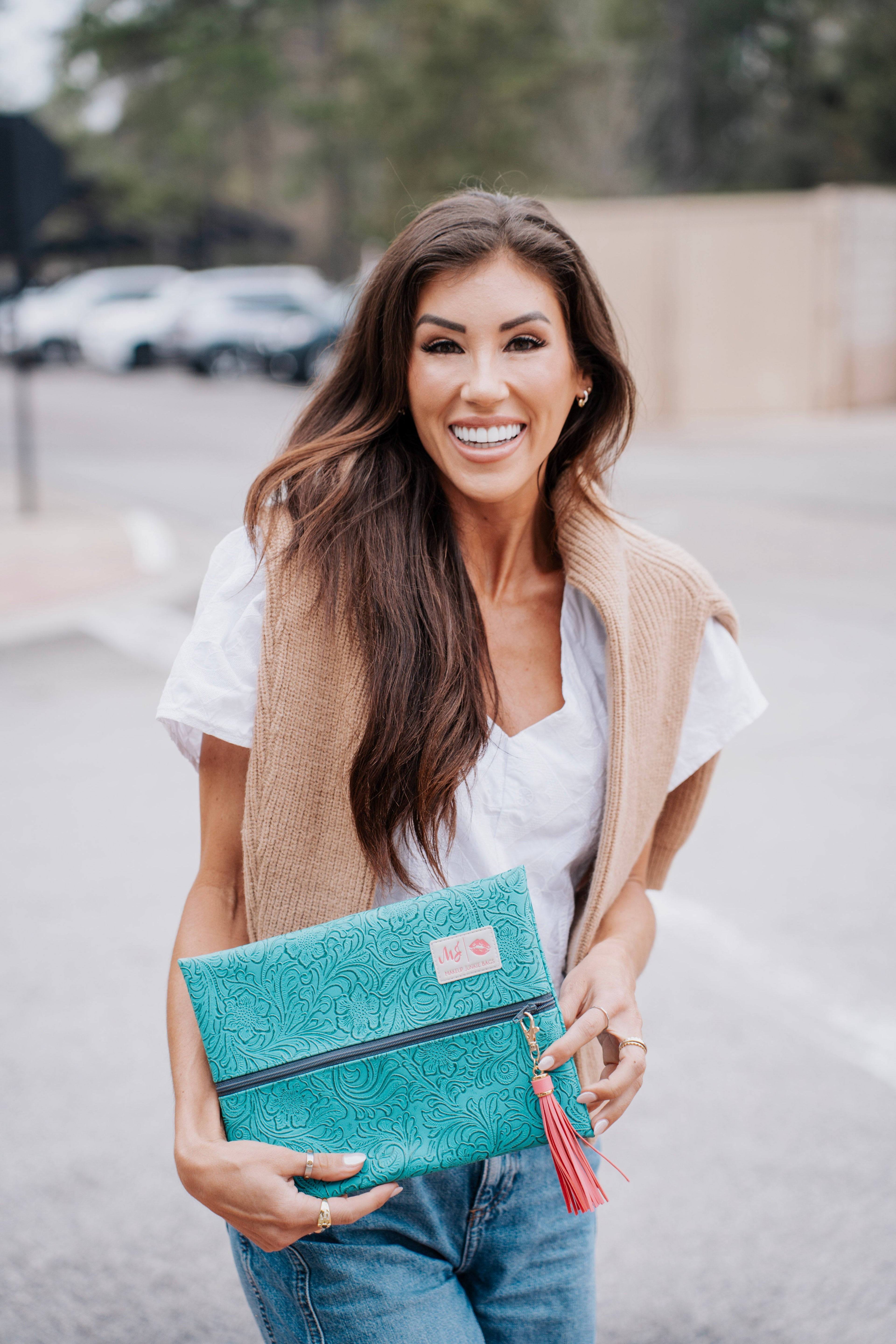 Makeup Junkie | Flat Lay Spill Resistant Bag : Turquoise Dream
