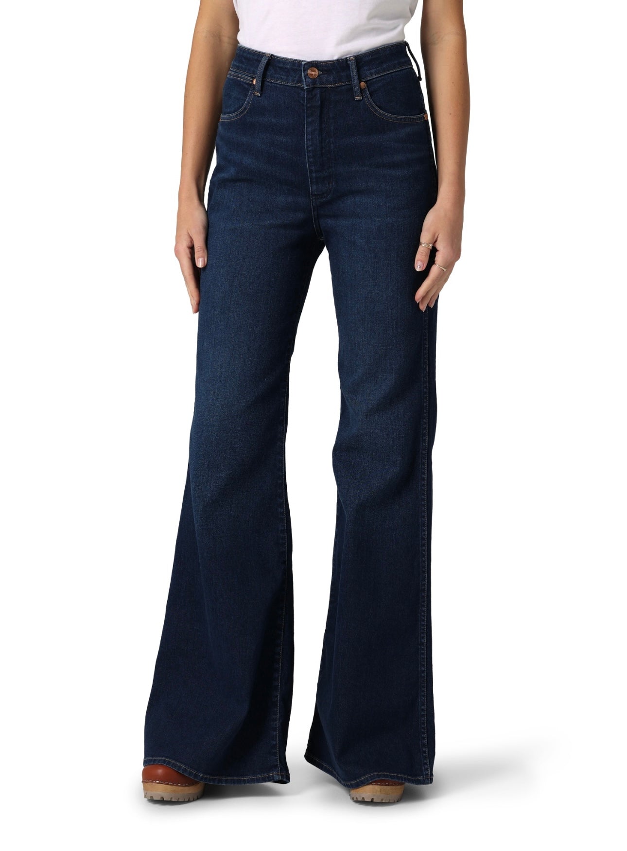 Wrangler | Wanderer 622 Dark Wash Flares