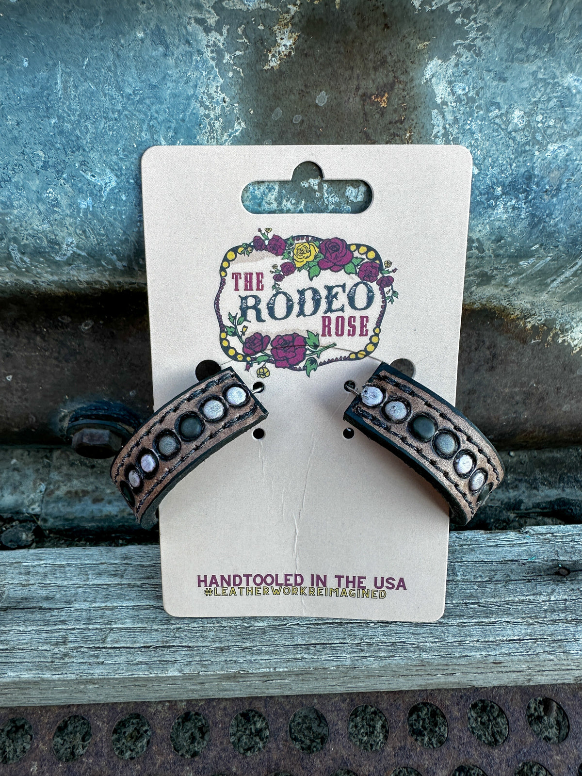 The Dot Vera Hoop Earrings - Medium