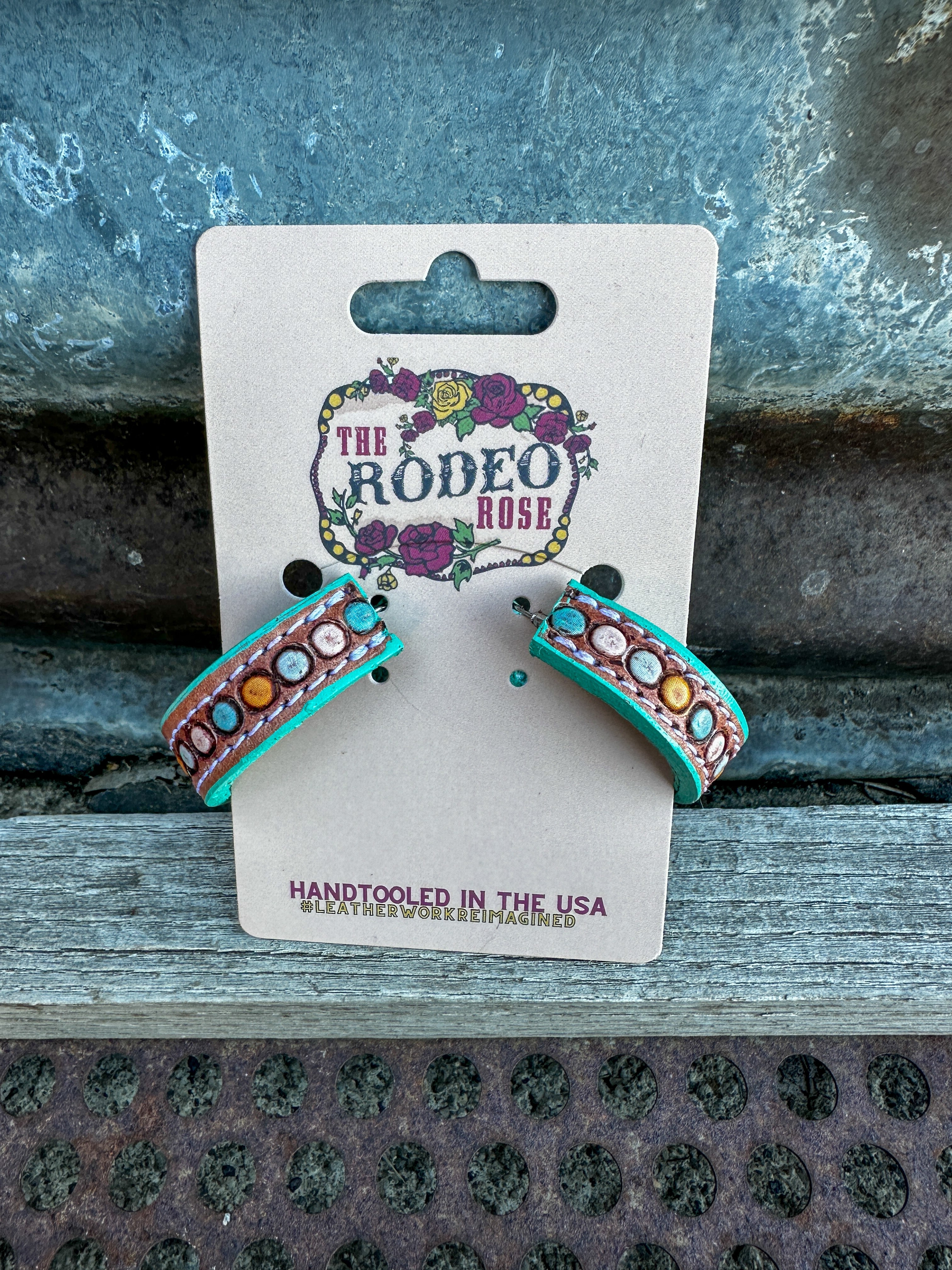 The Dot Vera Hoop Earrings - Medium
