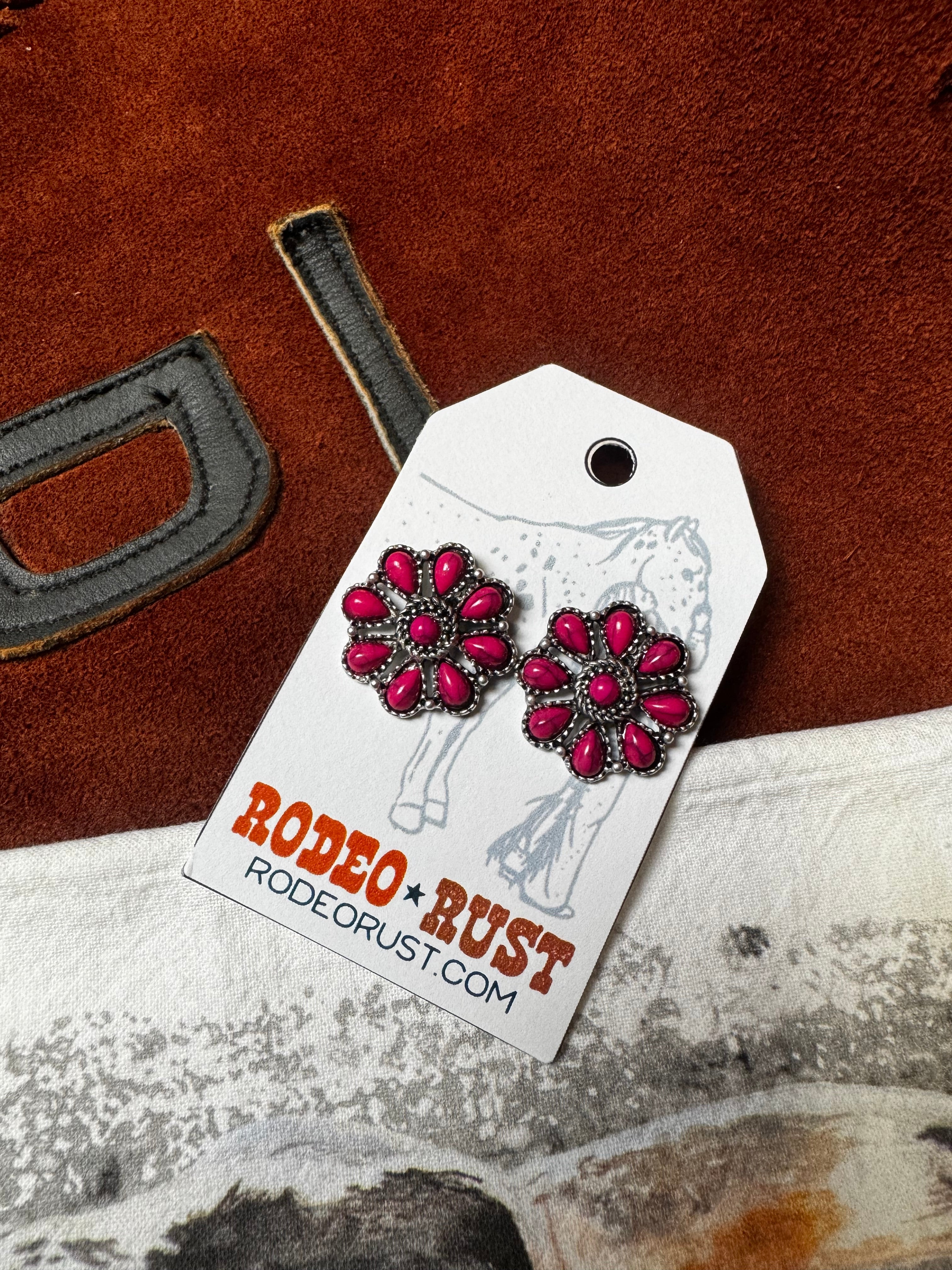 The Daisy If Ya Do  Studs - Magenta