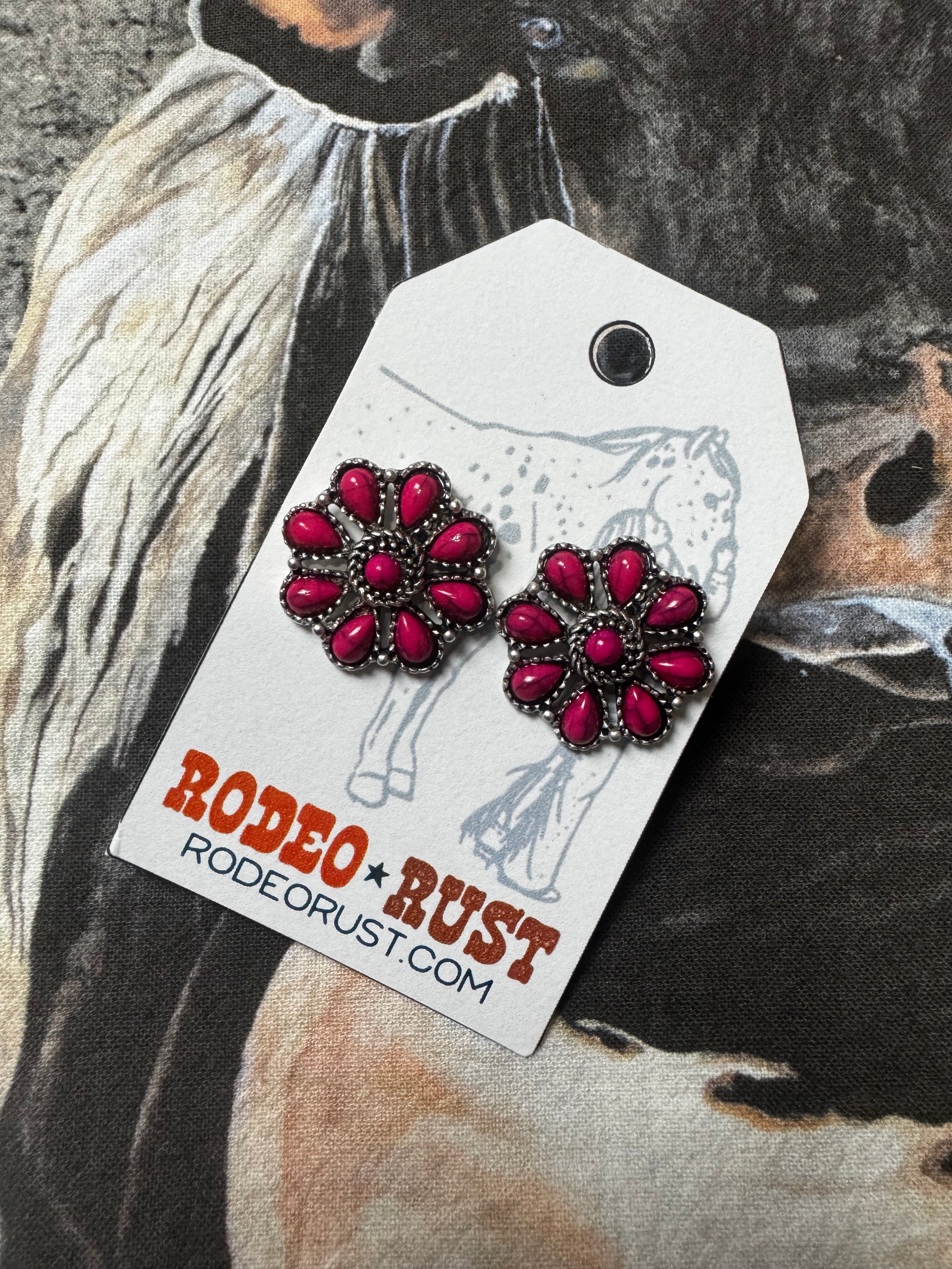 The Daisy If Ya Do  Studs - Magenta