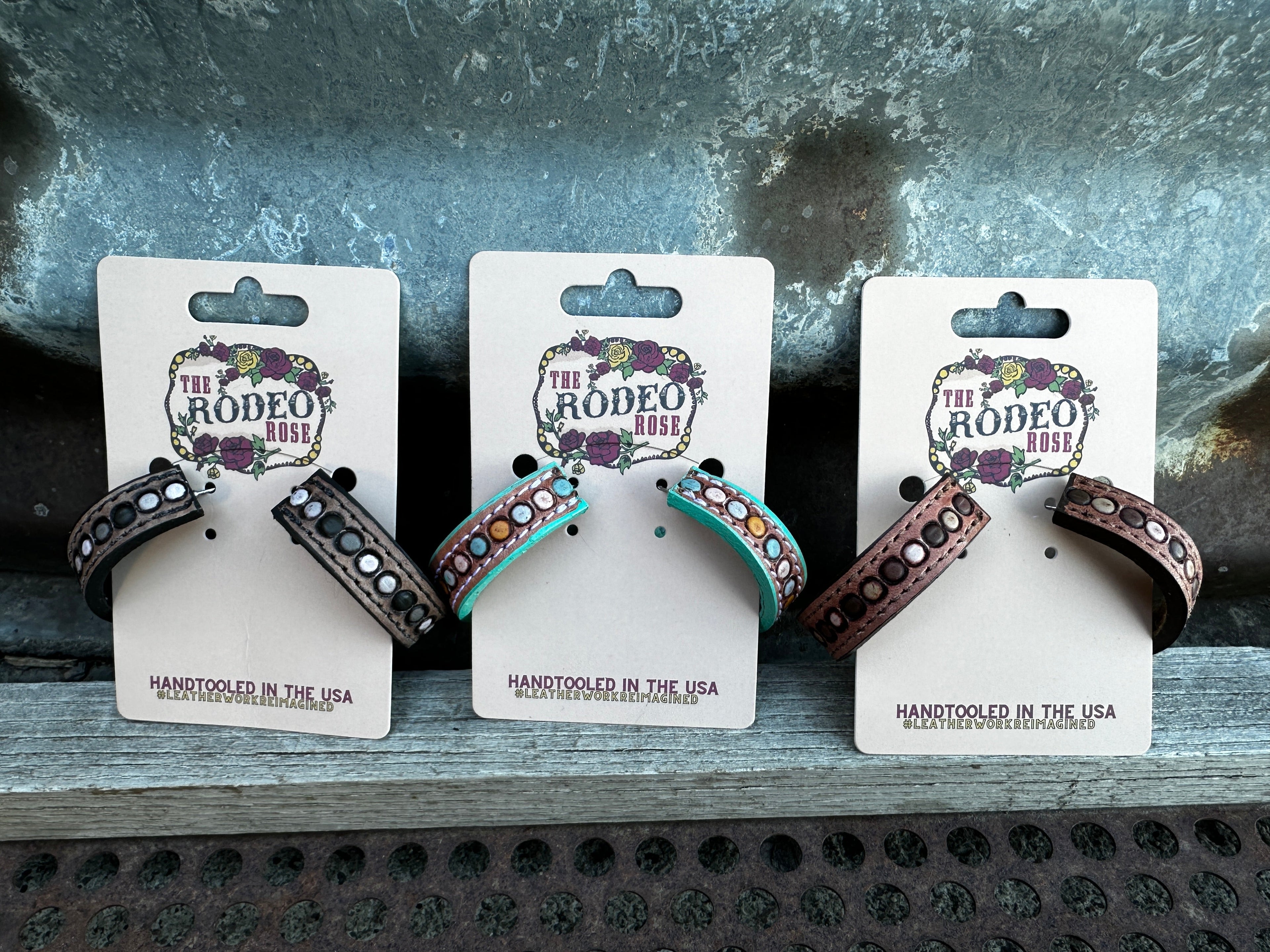 The Dot Vera Hoop Earrings - Medium