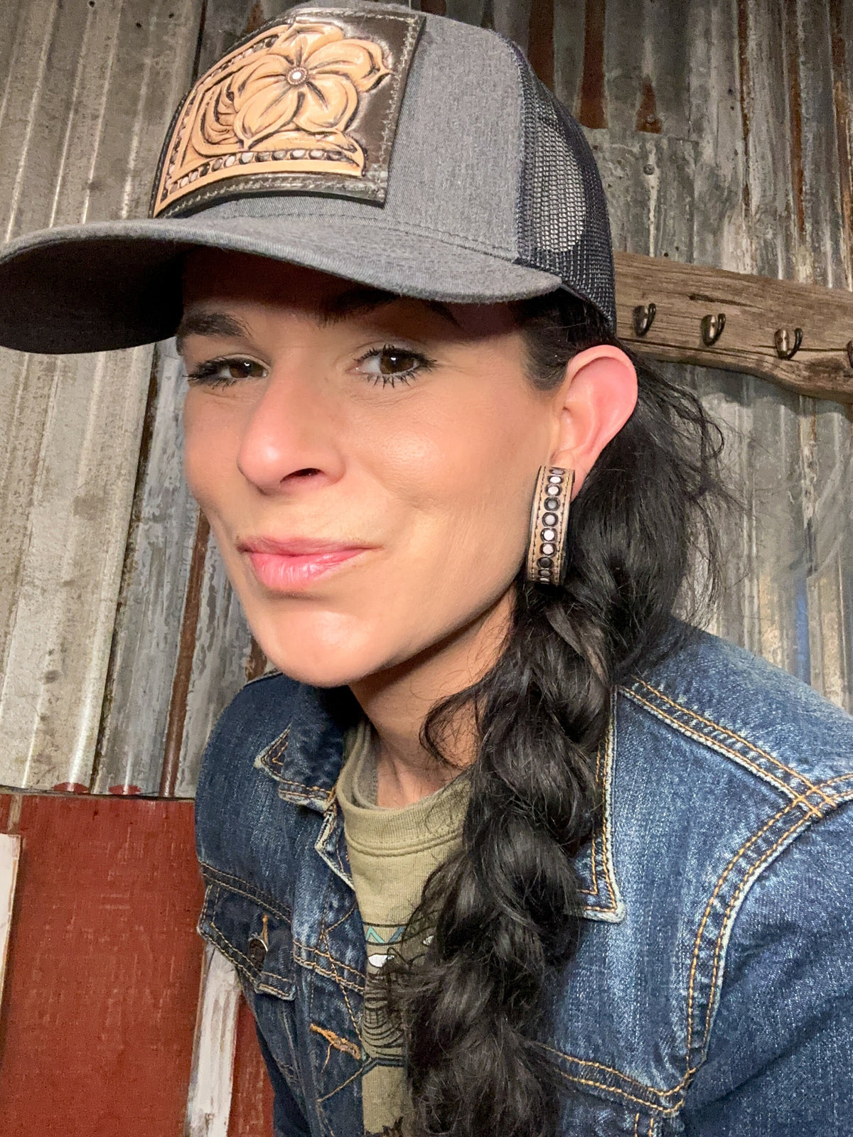 The Dot Vera Hoop Earrings - Medium