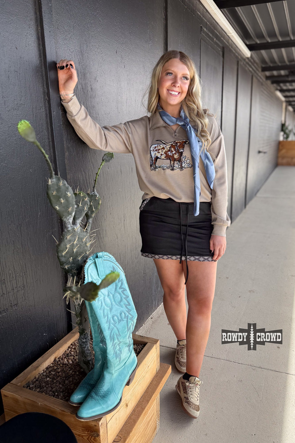 The Lomita Longhorn Pullover - Tan
