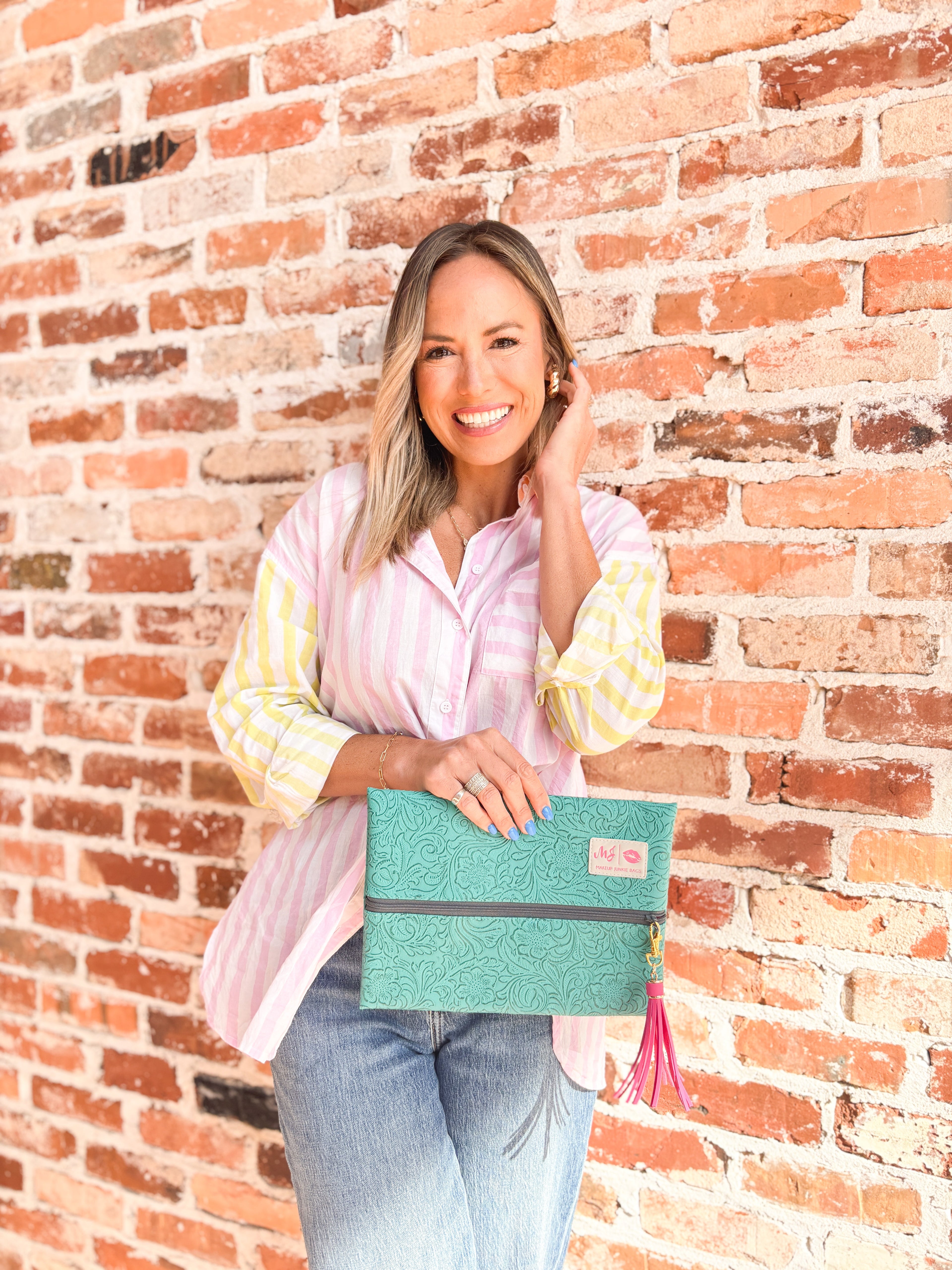 Makeup Junkie | Flat Lay Spill Resistant Bag : Turquoise Dream