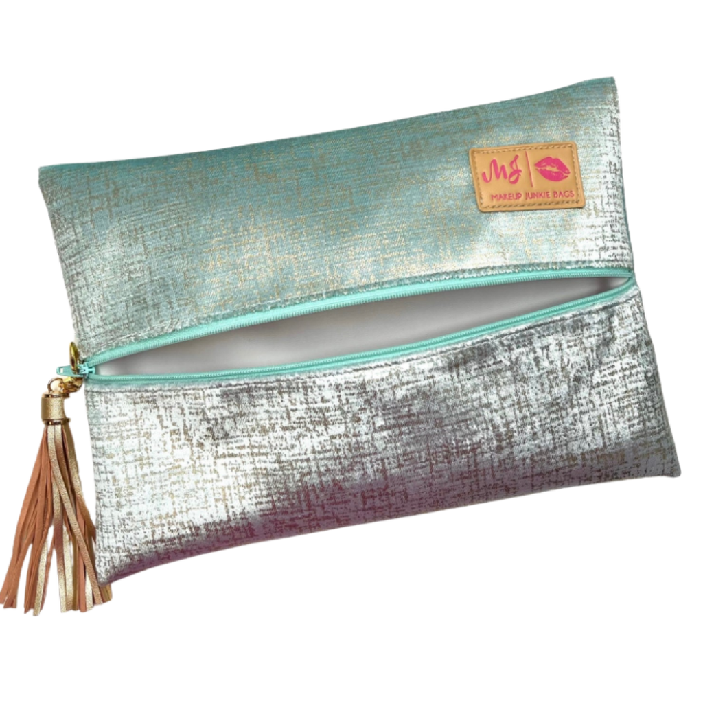 Makeup Junkie | Flat Lay Spill Resistant Bag : Seabreeze Luxe