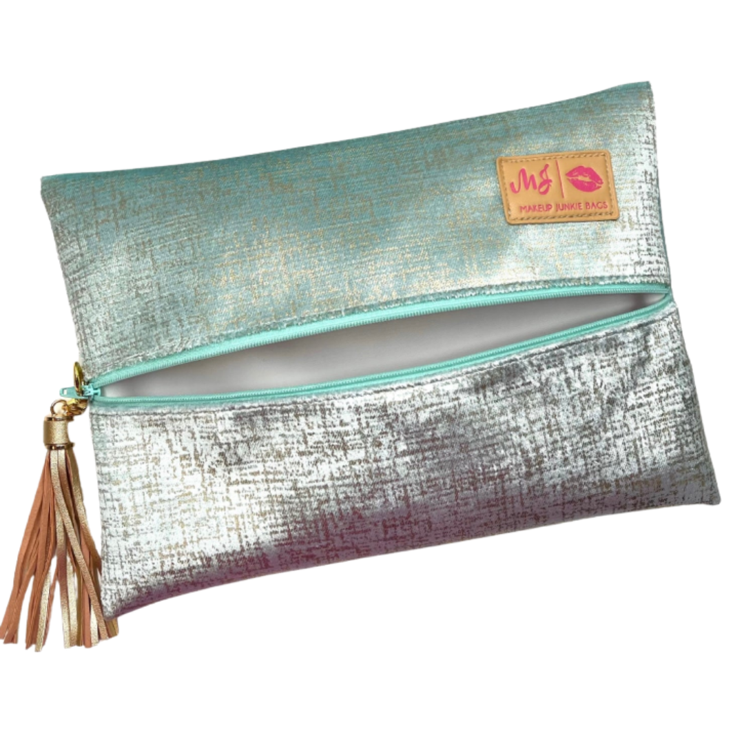 Makeup Junkie | Flat Lay Spill Resistant Bag : Seabreeze Luxe