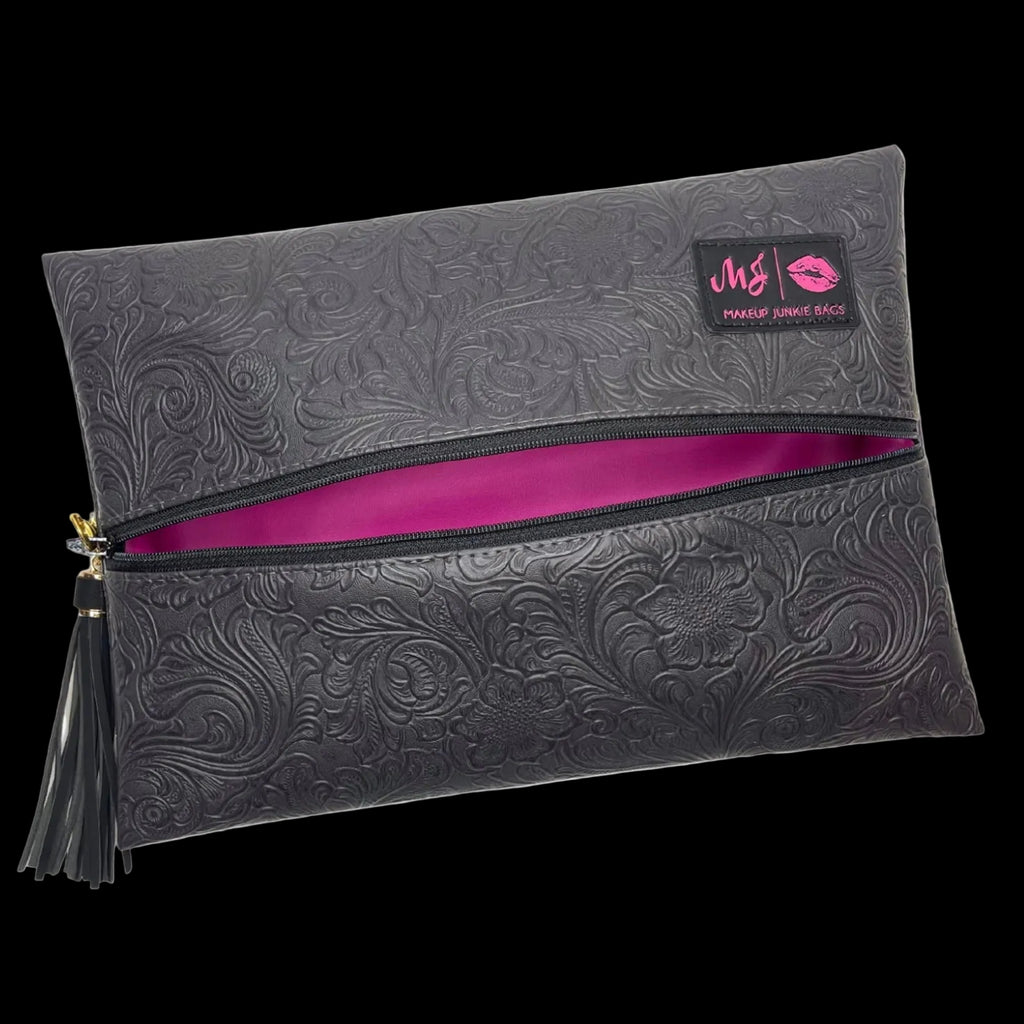 Makeup Junkie| Flat Lay Spill Resistant Bag : Lady