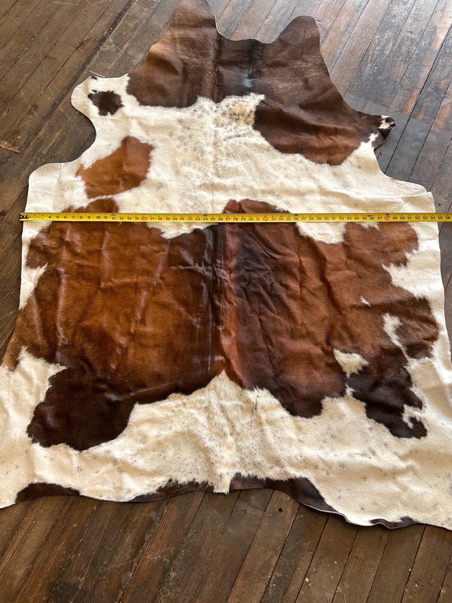 Genuine Brazilian Cowhide Rug — 6.5 ft × 4.5 ft (Photo-Exact Hide)