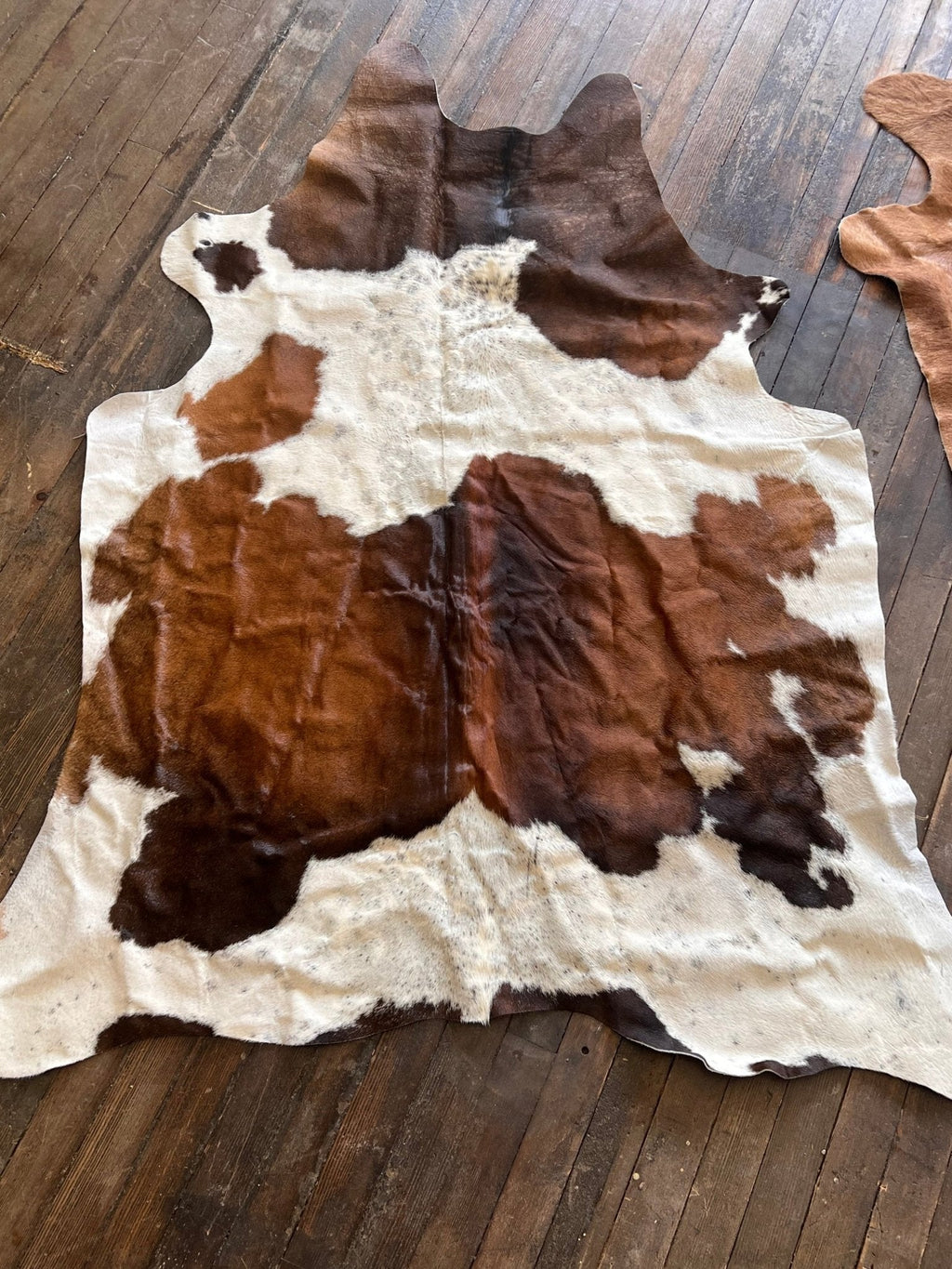 Genuine Brazilian Cowhide Rug — 6.5 ft × 4.5 ft (Photo-Exact Hide)